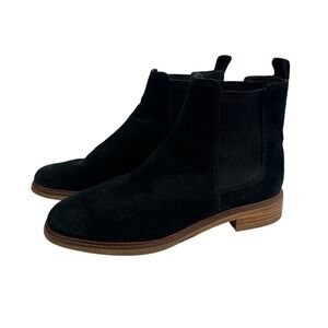 Clarks Black Suede Chelsea Boots Womens 8.5 Ankle Fashion Cozy Casual Winter